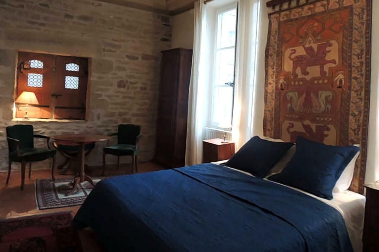 Maison Romane 1136 Cluny Buitenkant foto