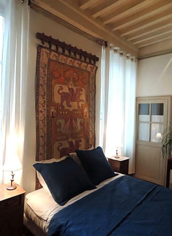 Maison Romane 1136 Cluny Buitenkant foto