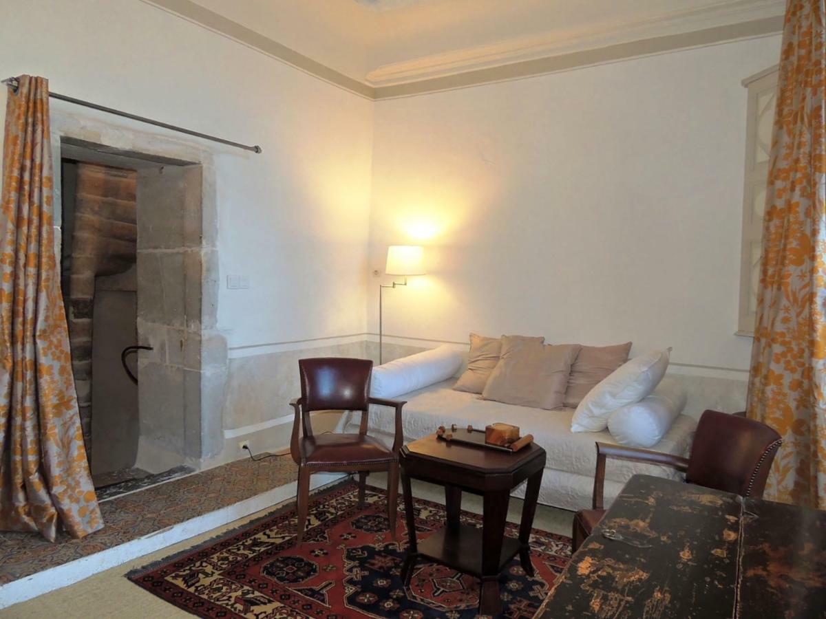 Maison Romane 1136 Cluny Buitenkant foto
